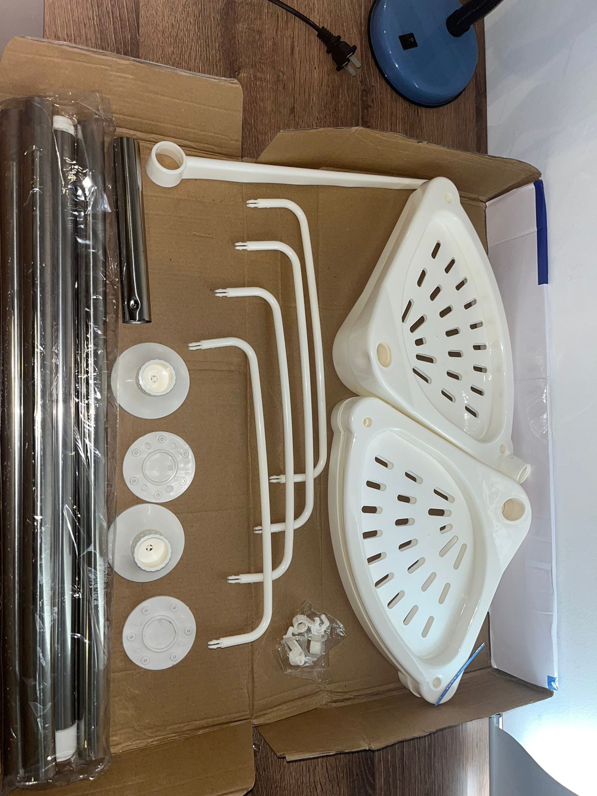 Organizador Esquinero de Baño 4 Niveles – Acero Inoxidable y Diseño Telescópico Anticorrosión