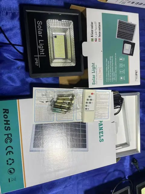 🔆 Kit Reflector Solar 600W con Control Remoto – Iluminación Potente y Autónoma