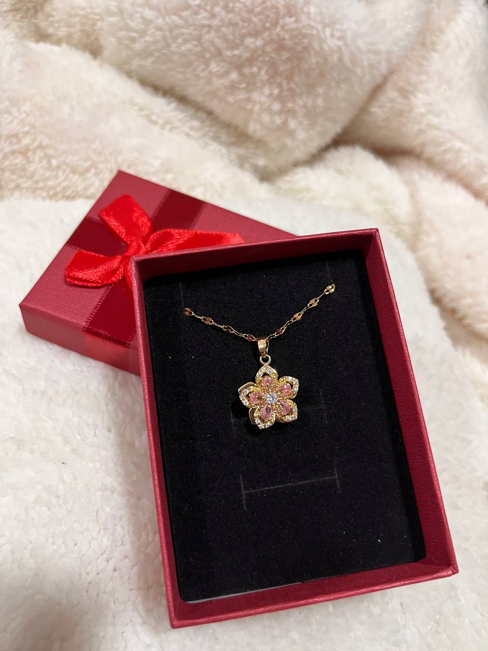 ✨ Collar Flor de Mulán – Belleza, Valentía y Poder Interior 🌸